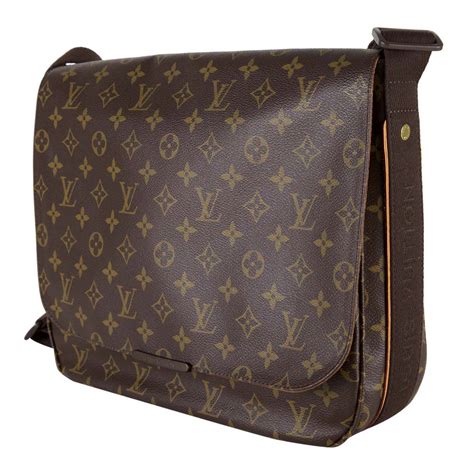 louis vuitton mens messenger bag review|louis vuitton inventeur messenger bag.